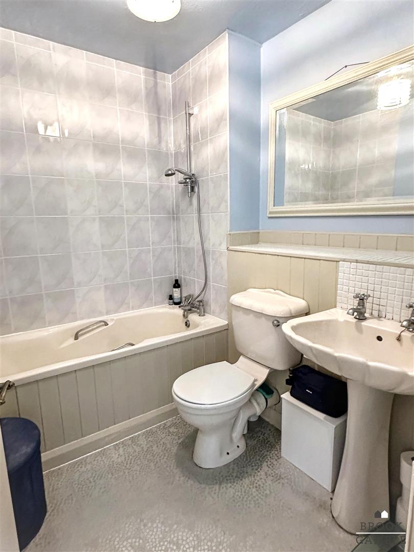 3 Bedroom House. Upperton Road in Eastbourne,  24